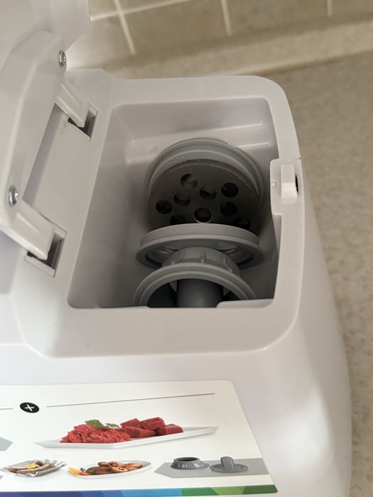 Продам мясорубку Bosch