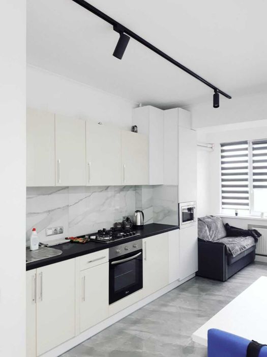 Дава се под наем Двустаен апартамент в София, Оборище - 66 кв.м за 380 € - Снимка #2