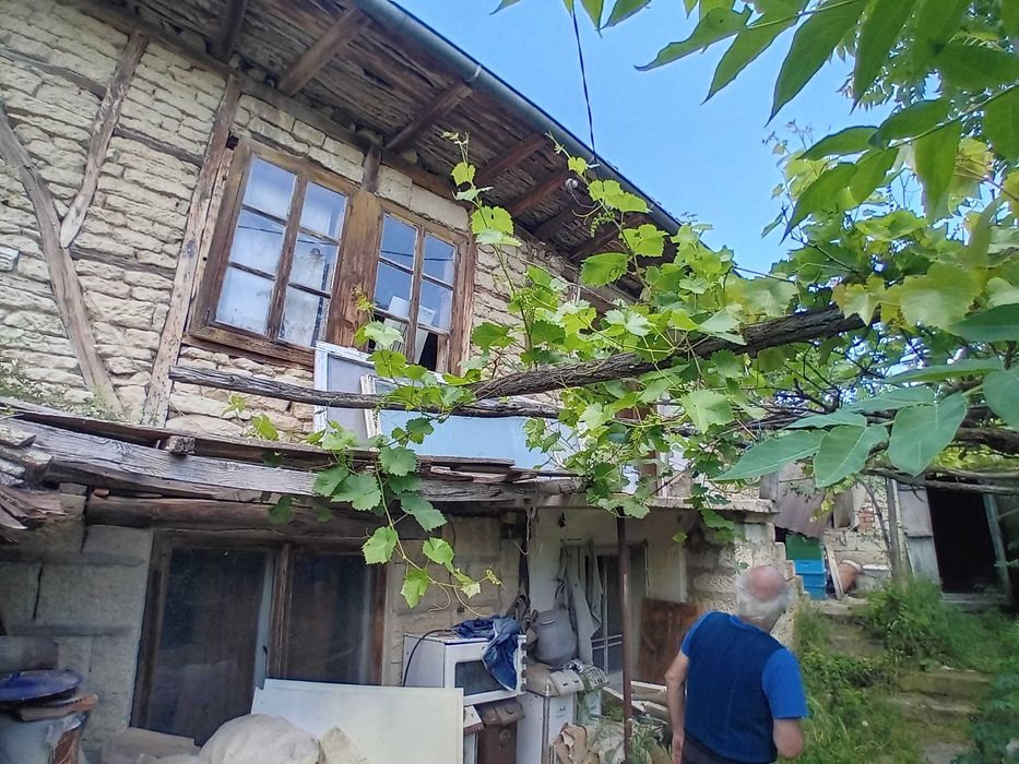 Продава се Къща в Провадия - 1900 кв.м за 14 €/кв.м - Снимка #1