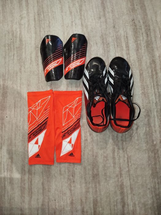Adidas футболен комплект – обувки + кори + чорапи