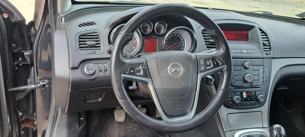 de vanzare opel insignia