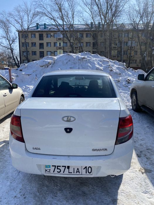 Лада Гранта 2013год