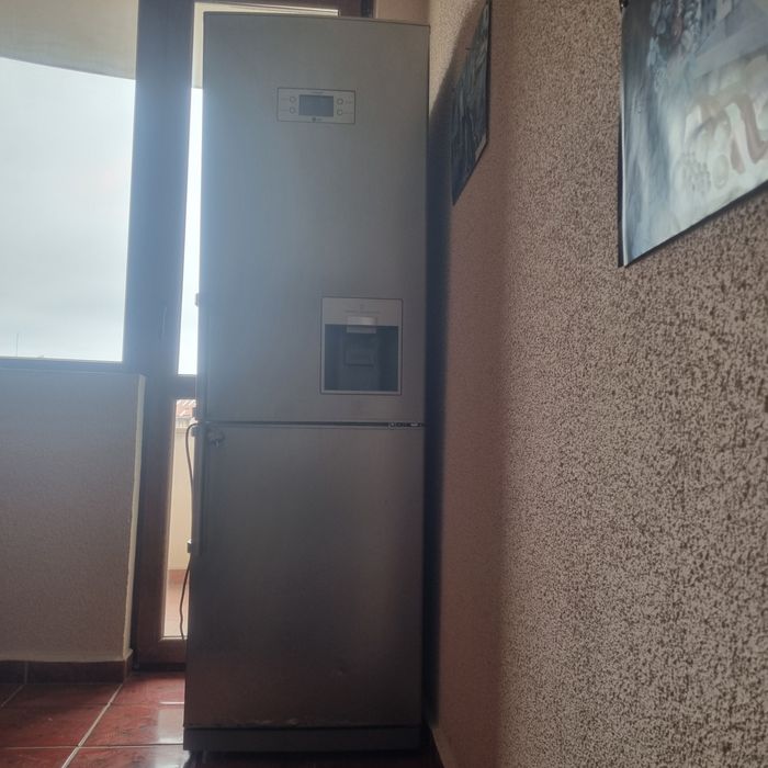 Хладилник с фризер