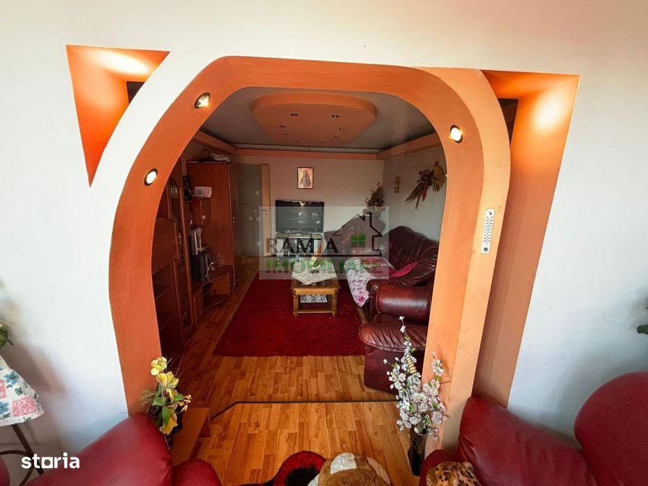 Apartament 3 camere decomandat, 67 mp, 2 băi, Balcon, beci