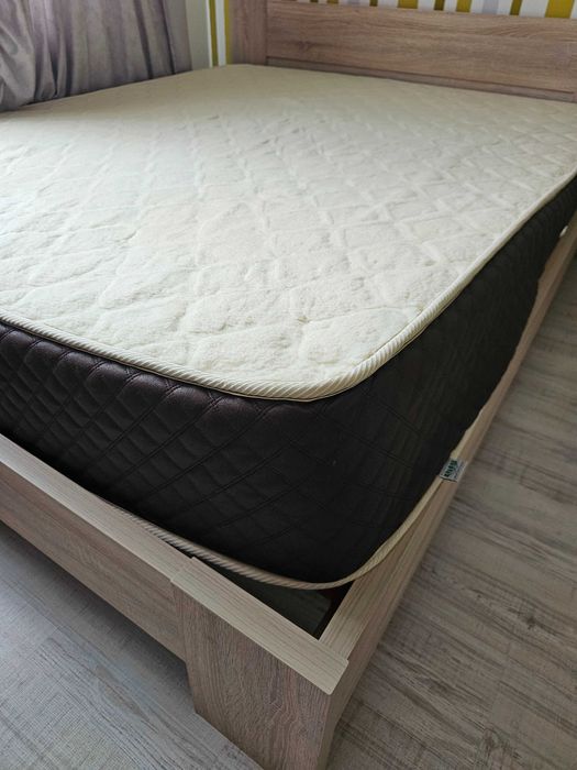 Продава се легло