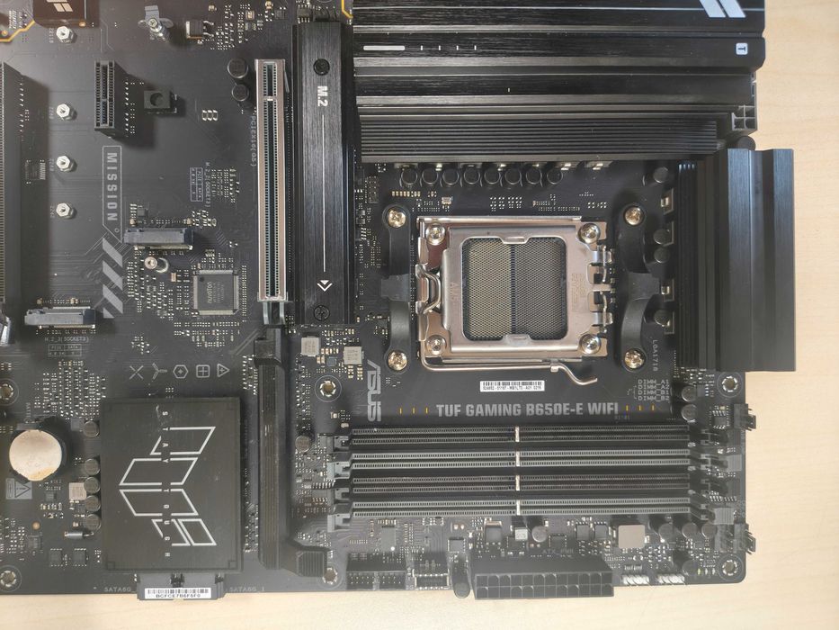 Дъно ASUS TUF Gaming B650E‑E WiFi