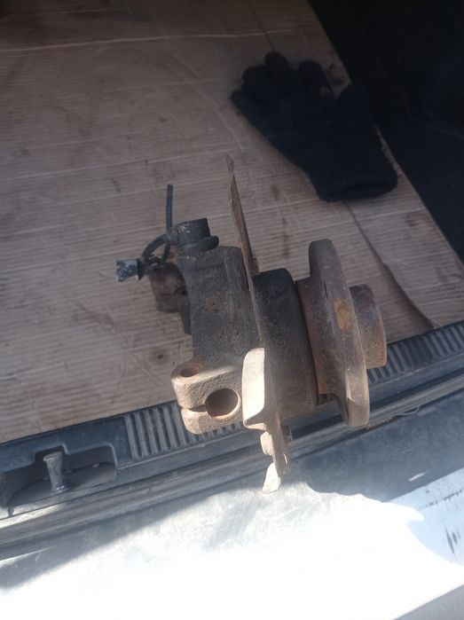 Суппорт цафа кулачок вентелятор Ауди 80 б4