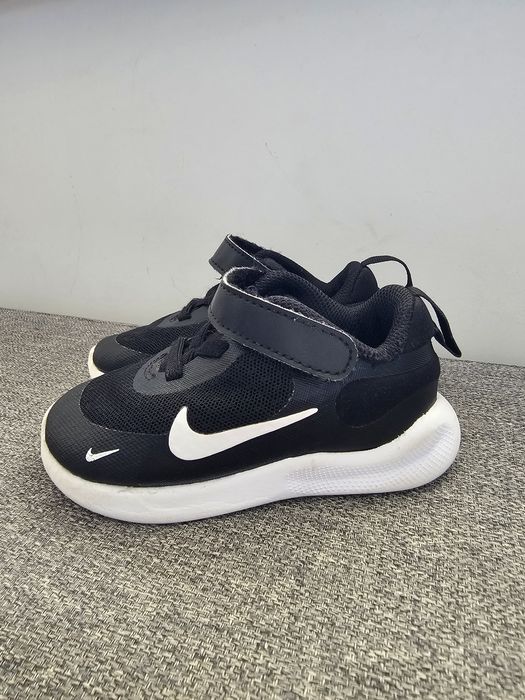 Nike revolution 7 - 22 номер