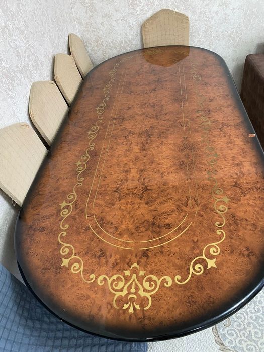 Продам стол для гостинной