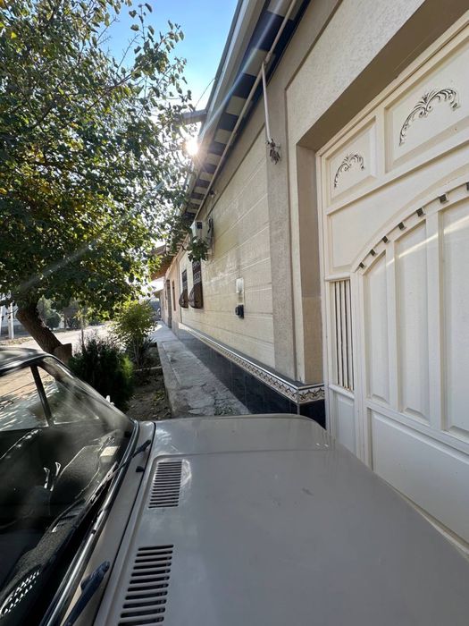 8 соток ховли сотилади. Супер. Завадской. Хамма шароити қилинган.