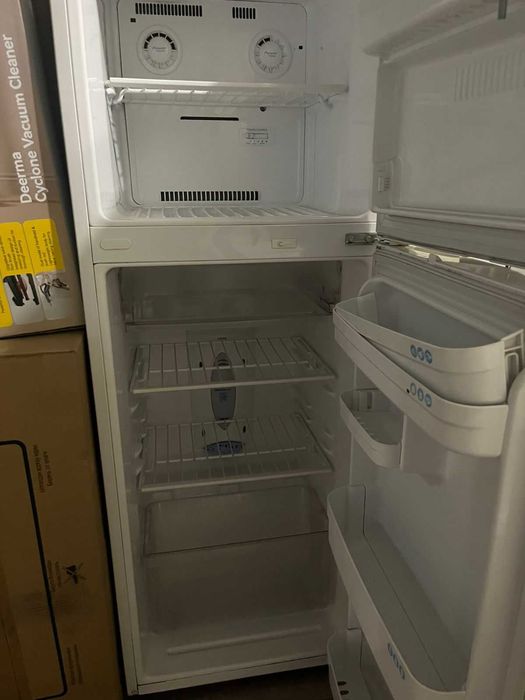 Холодильник.              .