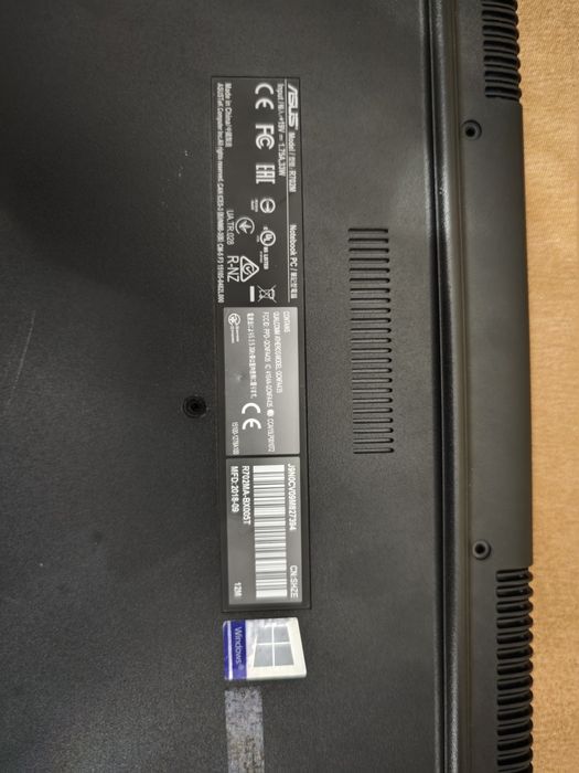 Asus vivobook 17