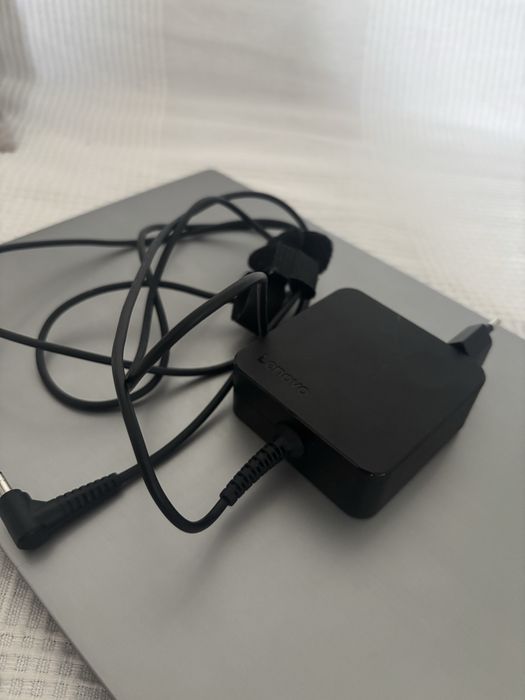 Laptop lenovo.