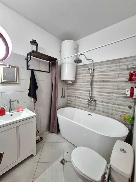 Дом готов за нанасяне в центъра на Бяла Слатина .