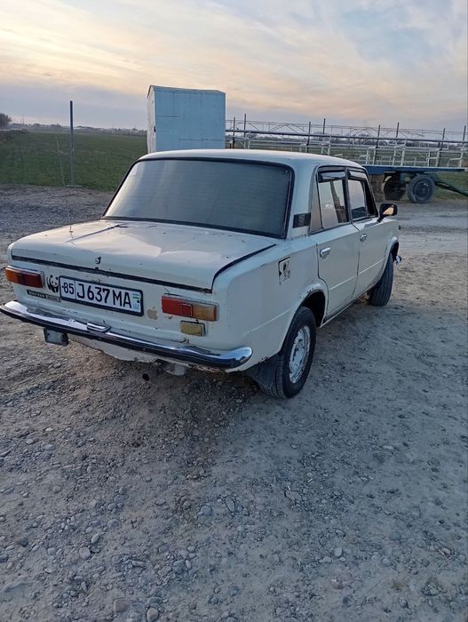 Jiguli avtomashinasi sotiladi