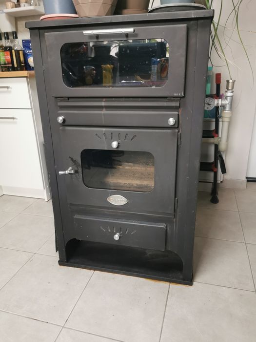 Продавам камина на дърва с водна риза