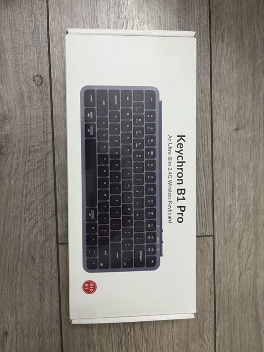 Keychron, Airpods, Apple magic mouse. Клавиатура наушники мышка