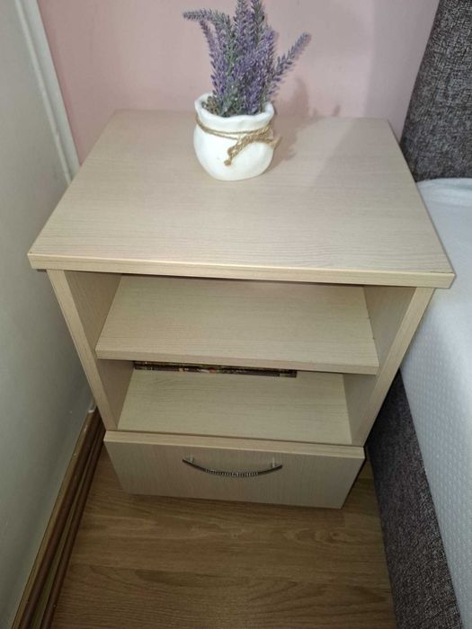 pat 180/200 cu tot cu saltea plus doua noptiere