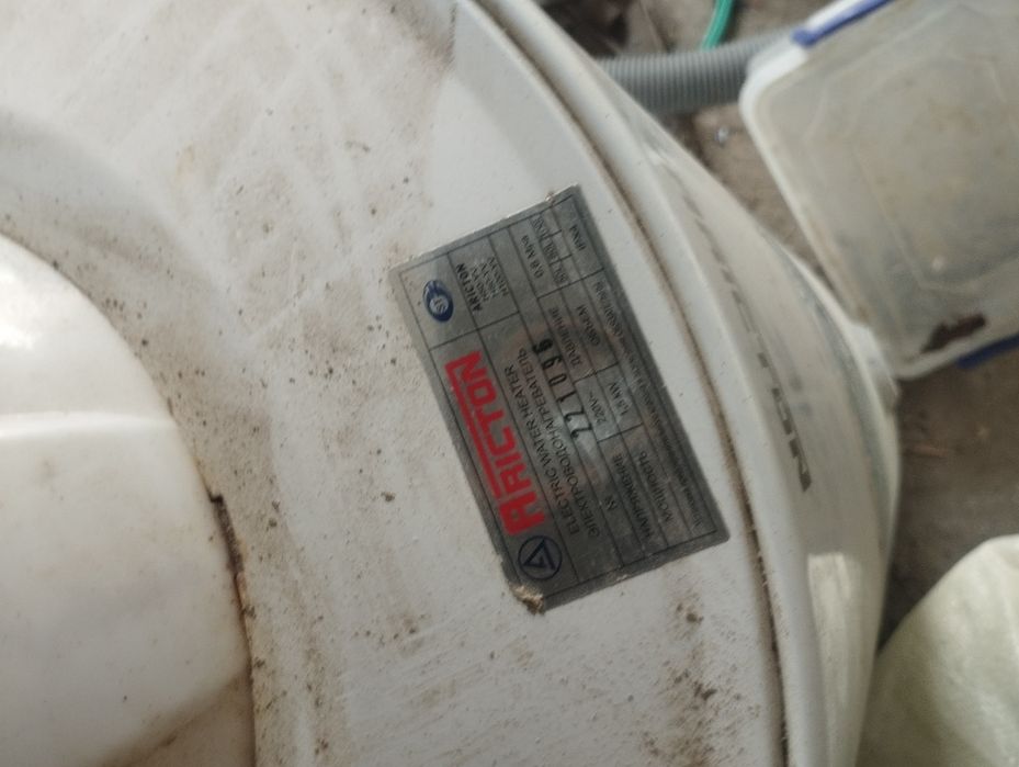 Аристон бачок насос