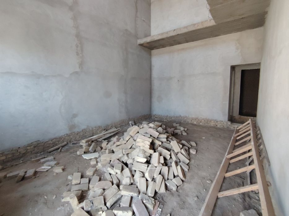 Tandirchida 2 joy sotiladi