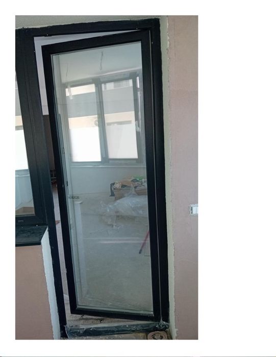 Vand 2 usi cerceva +fereasta din pvc win ! Tel +40 (724) 305 621