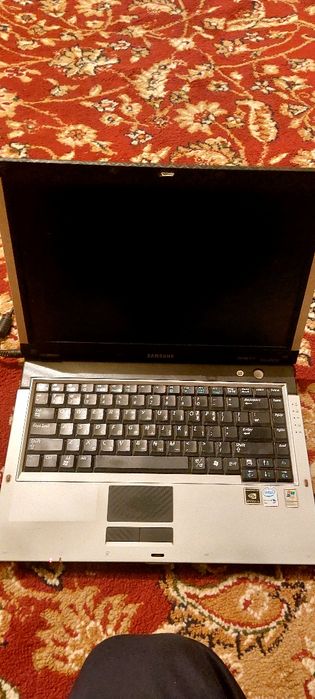 Noutbuk sotiladi ishlashi yahshi