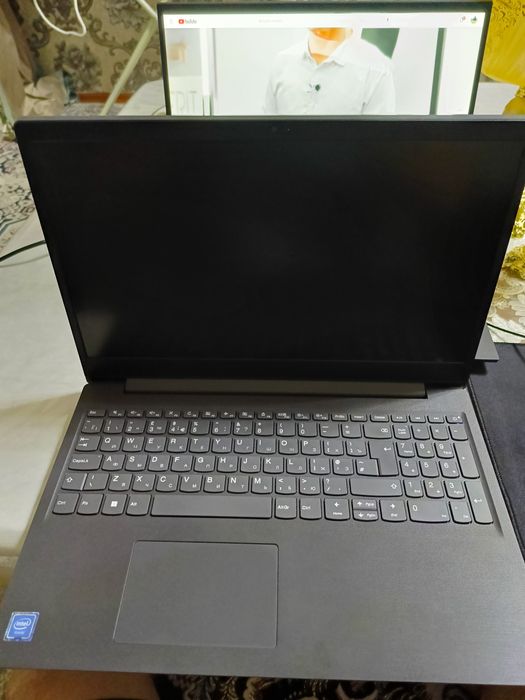 Lenovo v15 sotaman