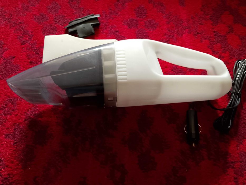 Автомобильный пылесос