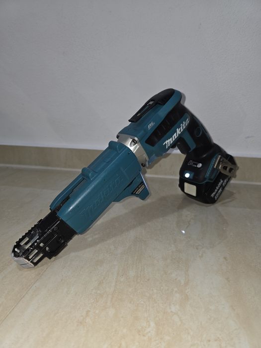 Masina de înșurubat autofiletanta Pentru rigips Makita DFS 452