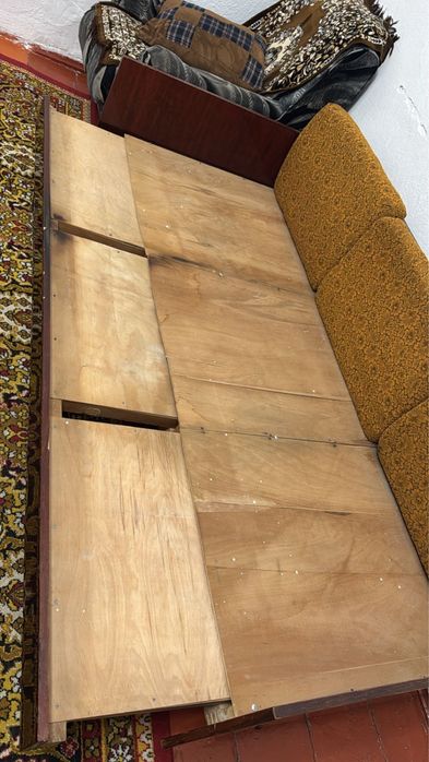 Продается диван.