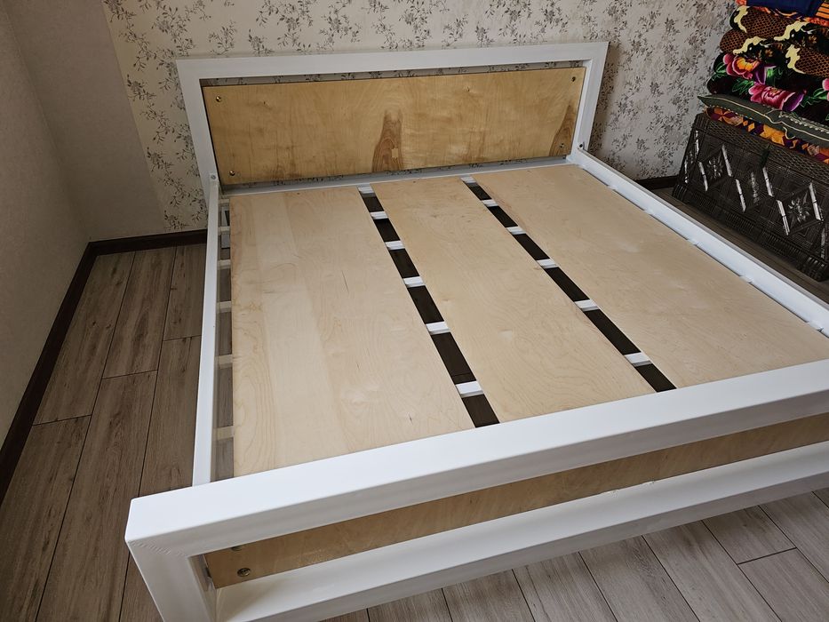 Кровать в стиле лофт