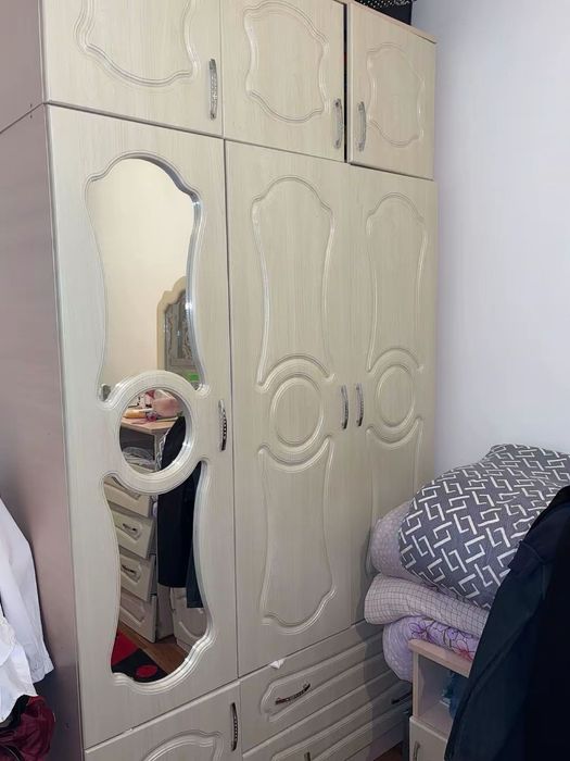 Продам спальный гарнитур