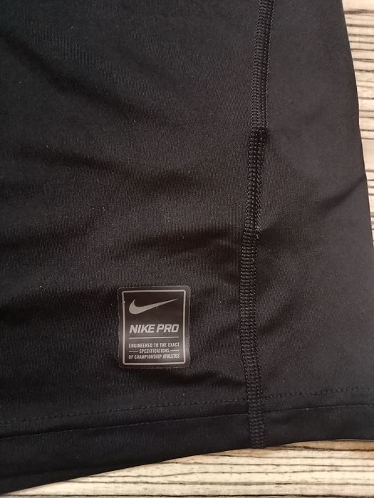 Nike pro impecabil