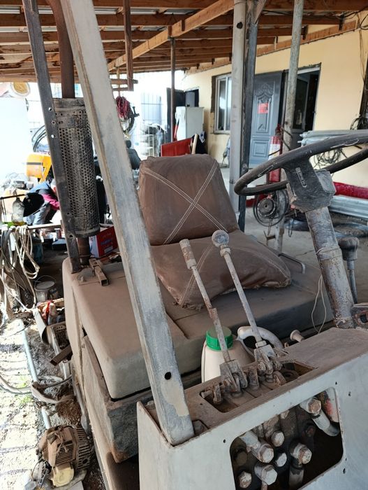 Вилочный погрузчик кара