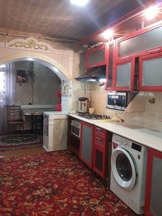 Продаётся 2-х комнатная квартира с мебелью, техникой и гаражом!