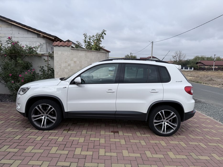Volkswagen Tiguan R-Line 2011, 2.0 TDI cutie manuala