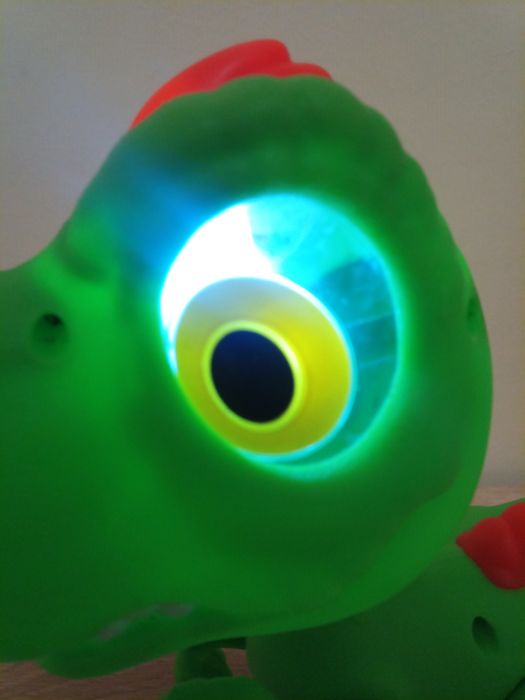 Динозавър със светлини и звуци