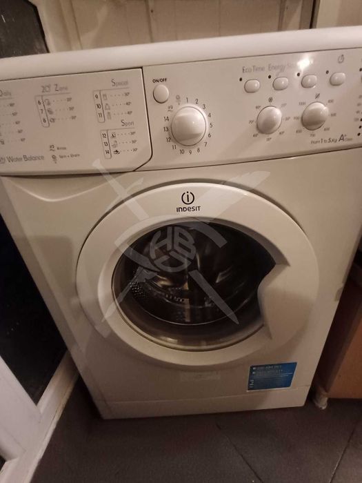 Дава се под наем Едностаен апартамент в Пловдив, Център - 40 кв.м за 225 € - Снимка #2