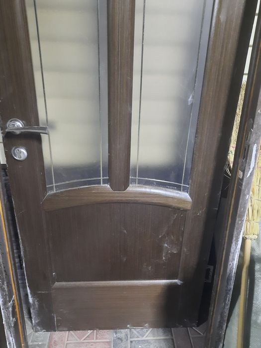 Продам двери б/у