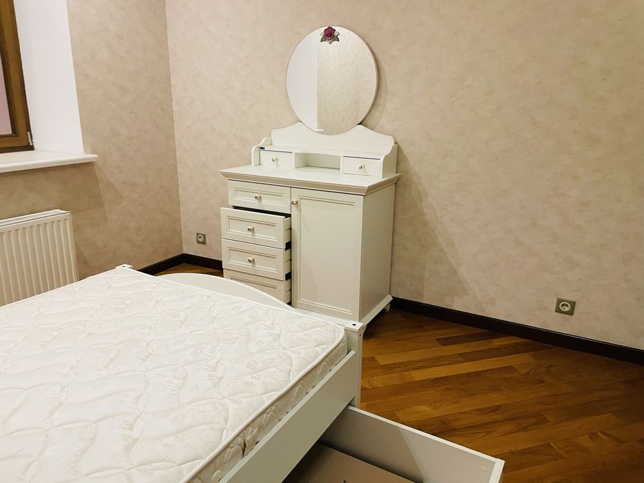 Продам детский гарнитур для девочки