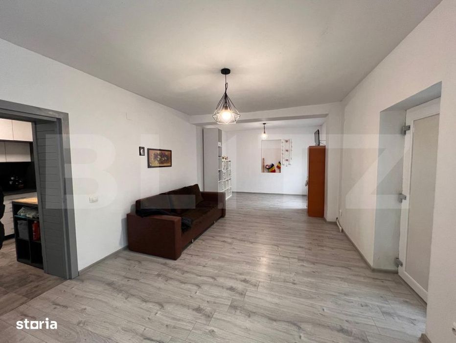 Spatiu comercial, 98 mp si 1100 mp teren, Pielesti