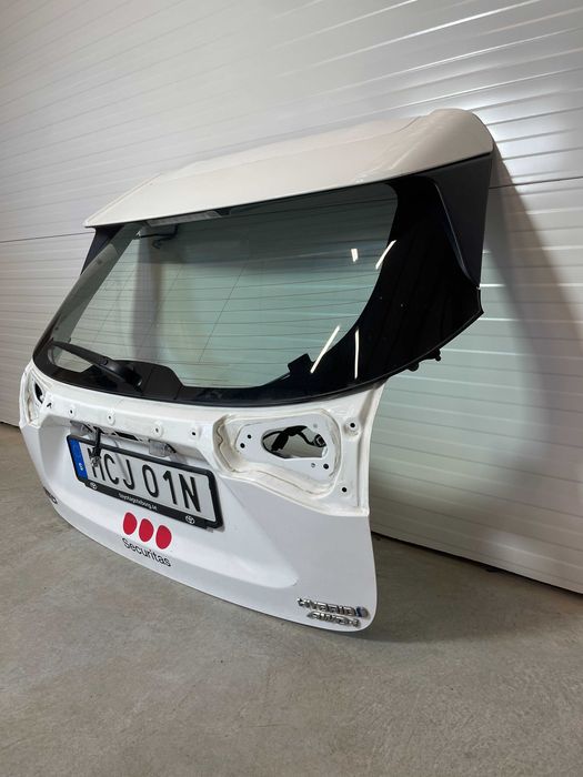 Toyota Yaris Cross заден капак