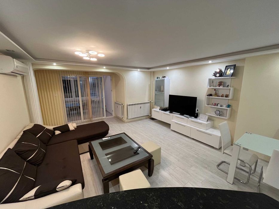 Дава се под наем Двустаен апартамент в Бургас, Лазур - 75 кв.м за 600 € - Снимка #8