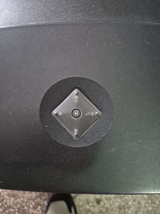 2 televizoare , 1 mic bucatarie si unu mai mare