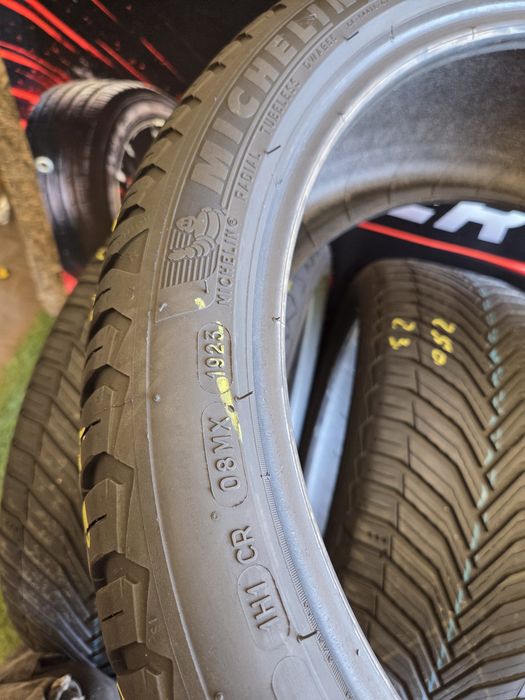 225 40 18 Michelin Cross Climate 2 m+s