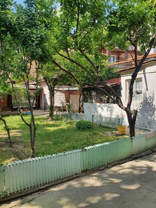 Продаётся дом, 4 комнаты + утеплённая веранда, участок 4 сотки.