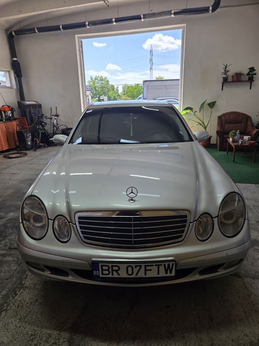 Proprietar vand Mercedes E220 diesel automat