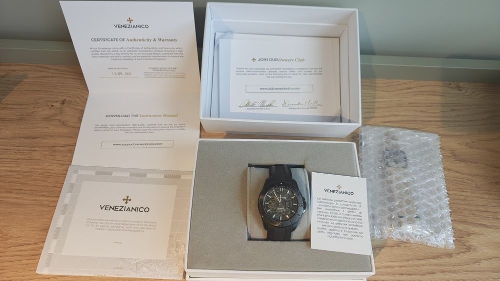 Продавам Venezianico Nereide Skeleton 41mm.