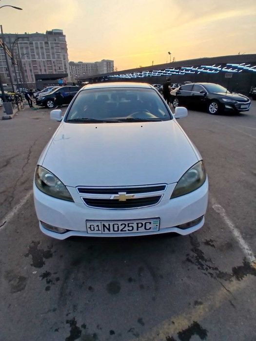gentra 2021 bely  3 000e
