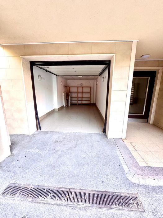 Дава се под наем Тристаен апартамент в София, Витоша - 105 кв.м за 999 € - Снимка #12